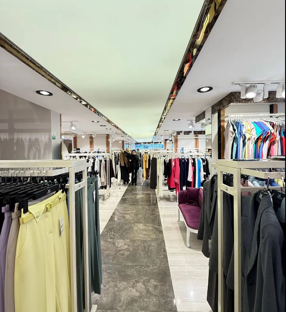 ALBA Multibrand showroom koridoru
