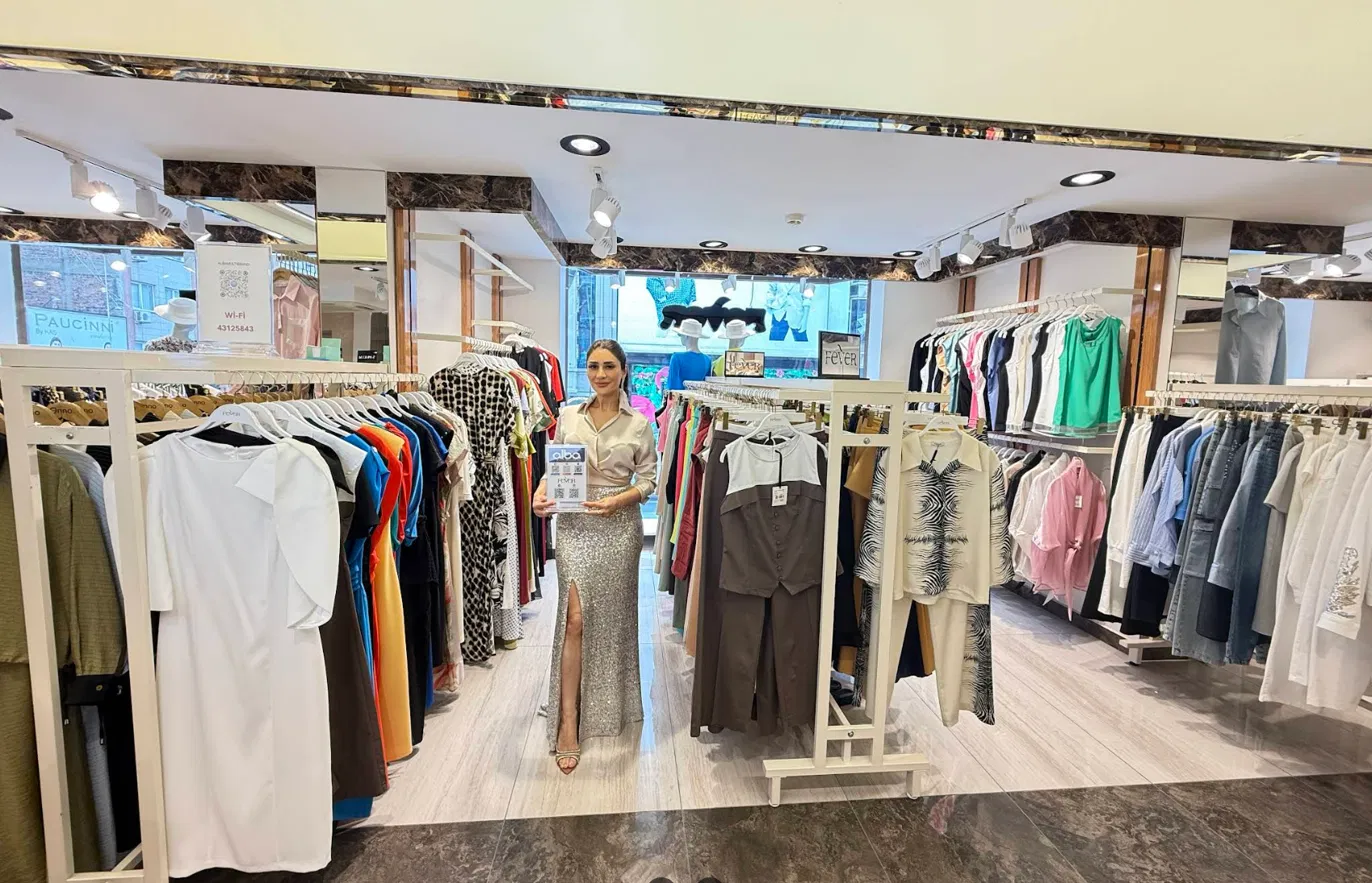 ALBA Multibrand mağaza ekibi ve koleksiyonlar